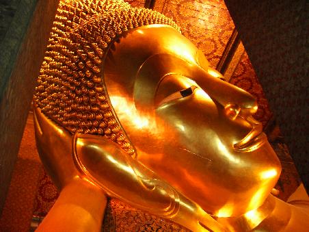 Kopf von 46m langem Budha