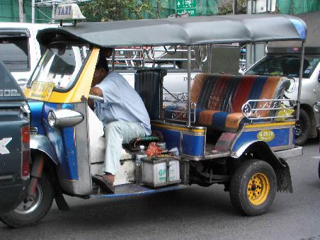 Tuk Tuk im Verkehr