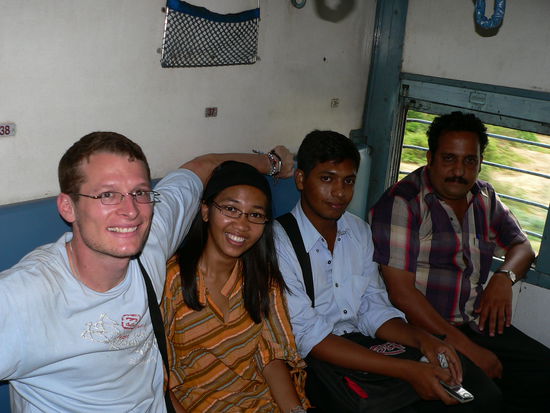 im zug nach agra ( zusammen mit wahnsinnig netten indern )