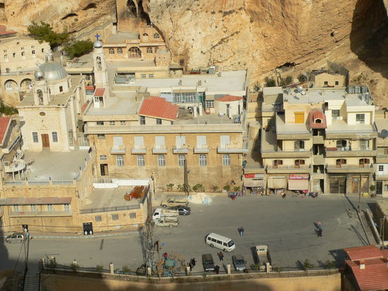 Blick auf den Dorfplatz