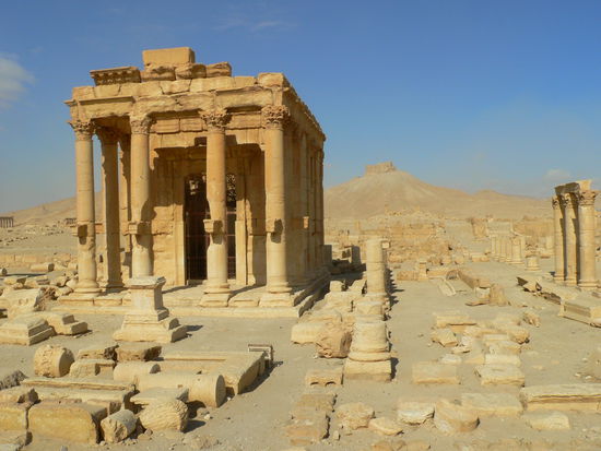 Ruine in Palmyra (es war sehr kalt und windig auch wenn es heiss aussieht)