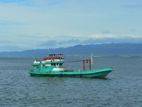 Einsames Boot irgednwo in Maluku