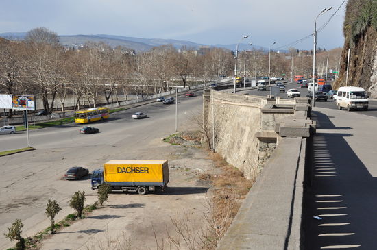 Da hat sich ein Kemptener verirrt. Naja, so besonders ist es ja nicht einen Dachser Lkw zu sehen, aber also Logistiker und Kemptener muss man das natuerlich hervorheben.
