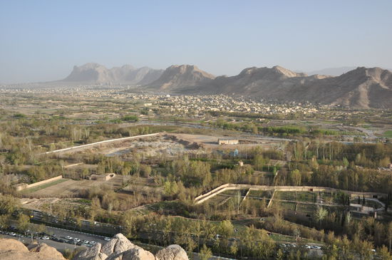 Esfahan = half the world