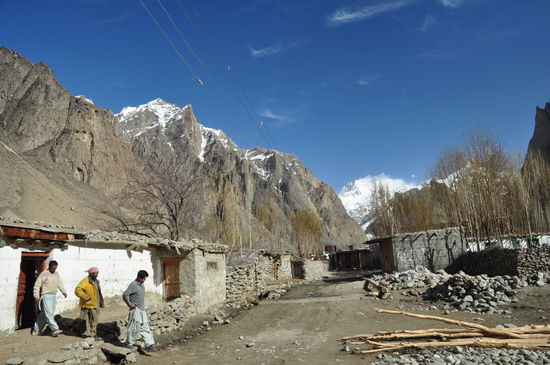 Ganz in Hintergrud der Masherbrum