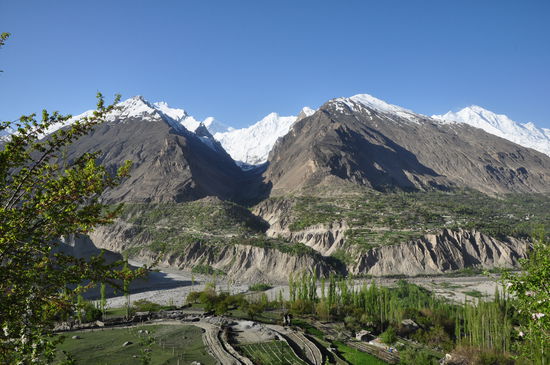 Der Blick aus dem Fenster meines Zimmers in Karimabad (2 Euro)