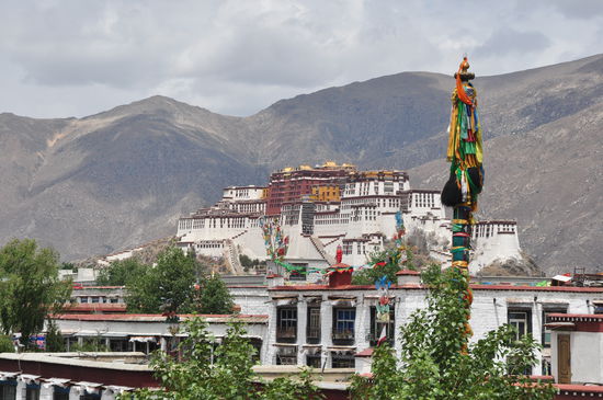 Der Potala aus dem Zentrum betrachtet