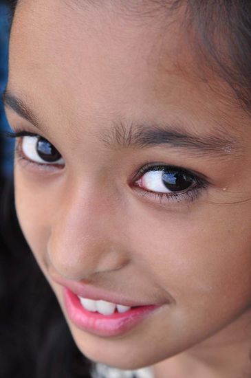 Huebsches junges Maedchen in Kathmandu