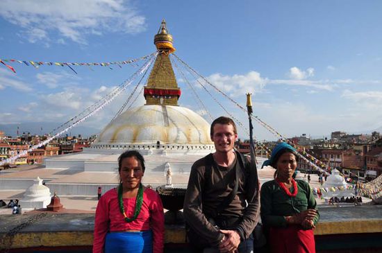 Vor der Bodanath Stupa in Kathmandu