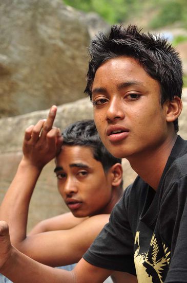 Die kiffenden Jungs am Bach bei Ilam