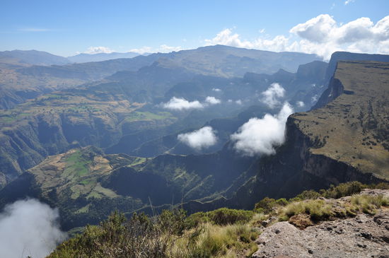 Blick auf den 4070m hohen Inyatye (rechts)