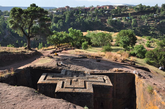 Debre Georgis; eine der 11 in Stein geschlagenen Kirchen.