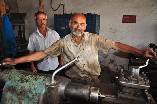 Einer unserer Gastgeber aus Hissor zeigte uns die Kolchose, in der seinen Generation 40 Jahre lang schufftetet und nun zum Dank 150 Somoni (ca. 25 Euro) Rente monatlich bekommt.