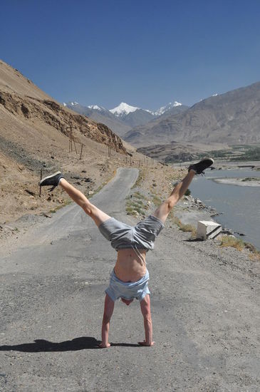 Jonas beim Handstand