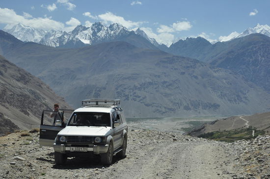 Blick zurück zum Korridor mit den sich auftürmenden pakistanischen Gipfeln.