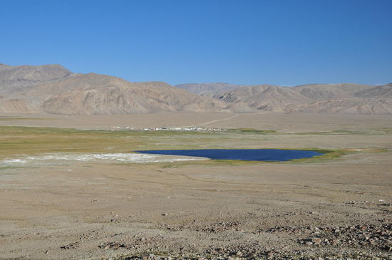 Ganz im Hintergrund erscheint Tadschikistans kältester Ort, Bulungkul.