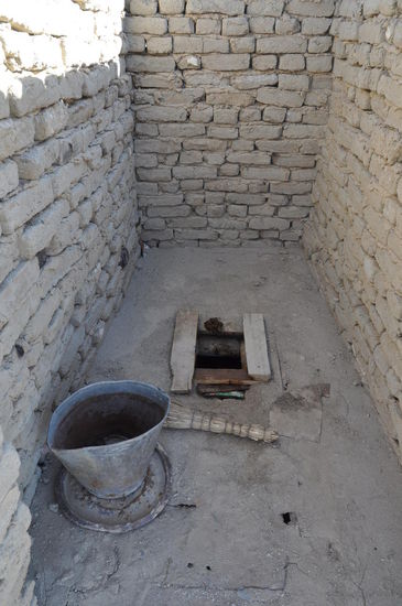 ... und mit einem Besen mache man alles wieder sauber