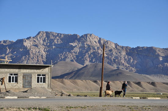 Ich wundere mich über Murghab, die Landschaft ist einmalig schön, aber der Ort hat eine seltsame Atmosphäre