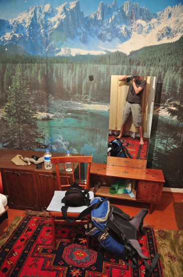 Idyllische Tapete mit Bergblick in meinem Zimmer in Quba