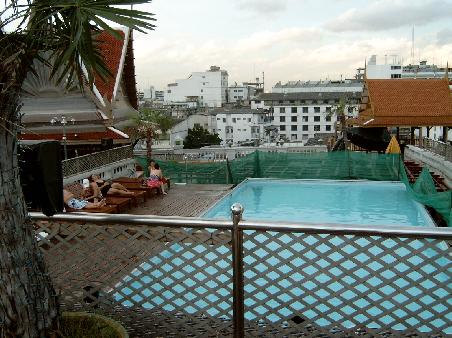 7. Stock auf dem D&DInn-Hotel, super Service, fairer Preis. EZ 550 Bath, DZ 750 Bath incl. sehr leckerem und vielseitigem Frühstück.