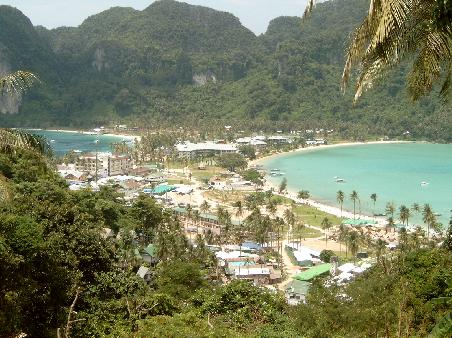 Sicht vom View Point Tongai Bay. Das war vor dem Tsunami noch alles voller Palmen.