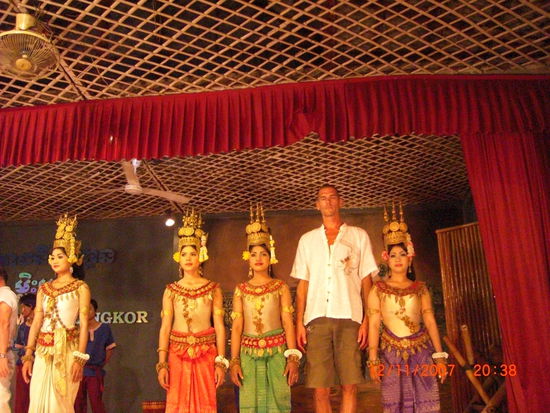 Wirklich attraktiv diese Khmer-Damen