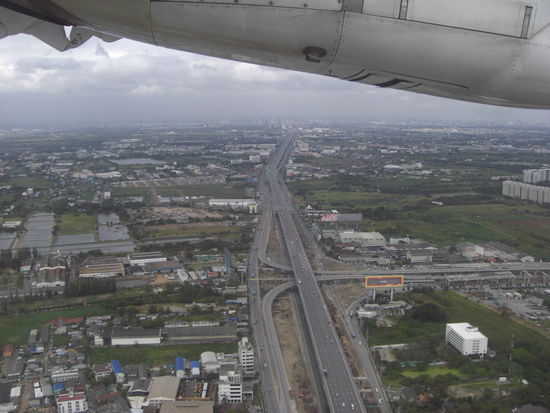 Und schon gehts wieder in Bangkok runter.