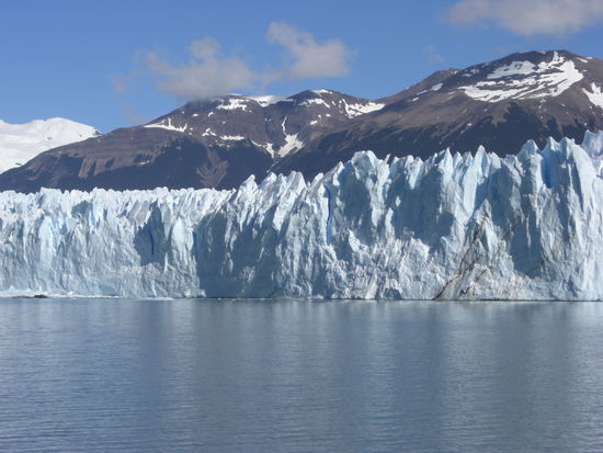 Die Eiswand ist ca. 60 Meter hoch, wirklich beeindruckend