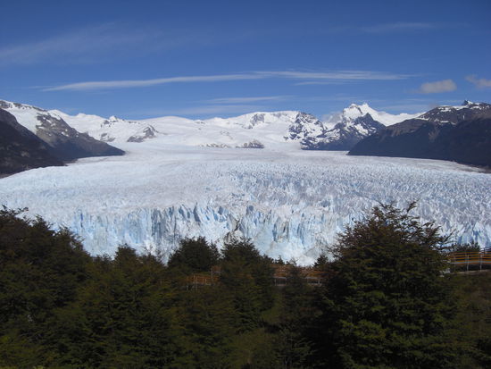 2 Meter pro Tag legt der Gletscher zurück