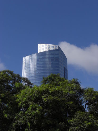 Die letzte Wolke an diesem so schoenen Tag wehrt sich noch........