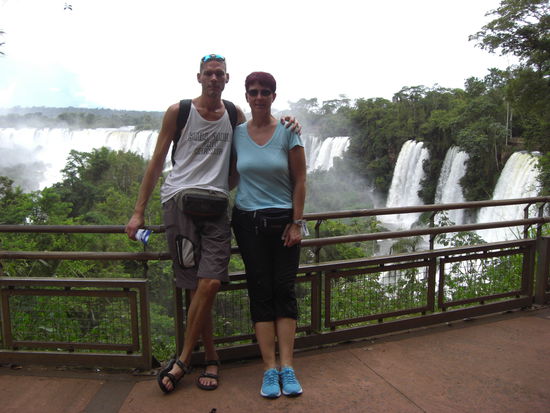 Liebe Gruesse von uns.