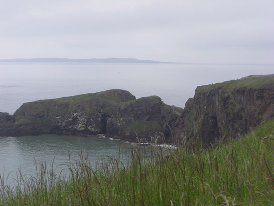 Auf dem Weg zur Carrick-a-rede Rope Brigde