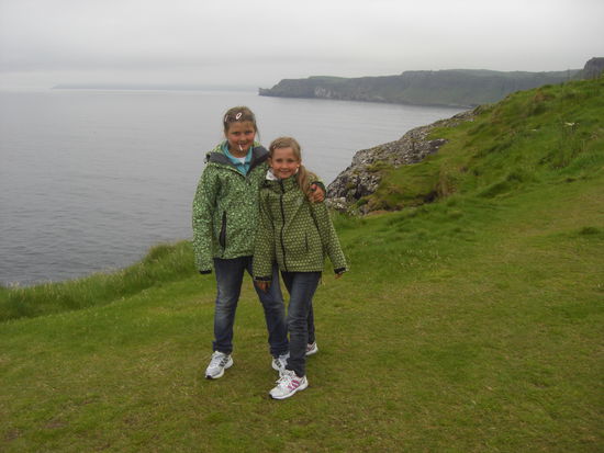 Im Hintergrund blickt man schon auf Schottland