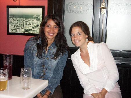 Krisly (links) und Steffi im 100 Montaditos
