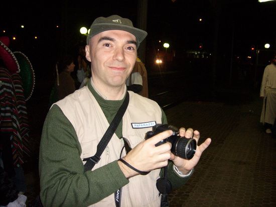 José Maria als Paparazzi