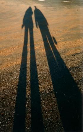 Sooooo lange Schatten wirft man in der Abenddämmerung!