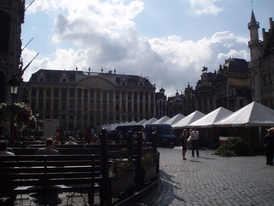 Hier sieht man schon die Zelte fürs Beer-Weekend!