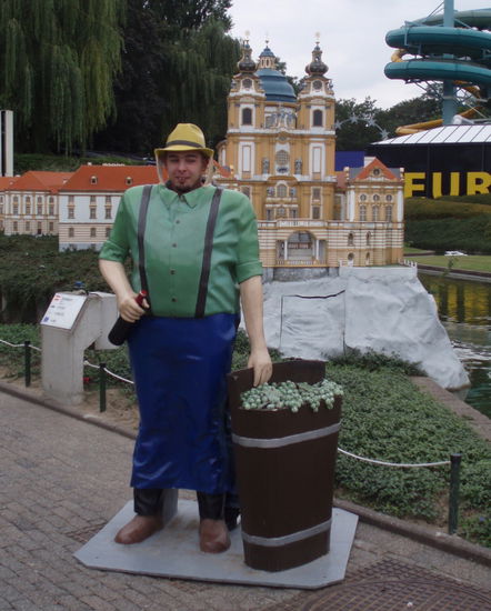 Max als waschechter Österreicher vorm Stift Melk