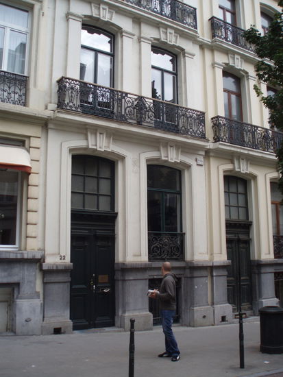 In diesem Haus arbeit ich (ich weiß, weniger eindrucksvoll als das Parlament, aber da bin ich eh auch oft! *;o))