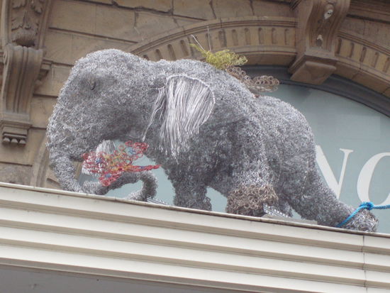 bei einer Einkaufsgalerie in Antwerpen