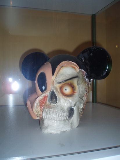 Der arme Mickey Mouse!!
