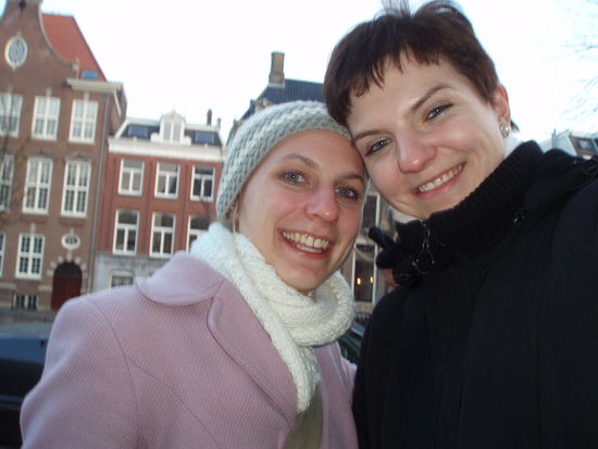 Simone und ich vor der Herrengracht in Amsterdam!
