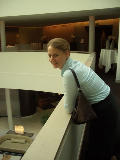 Das ist Dora, die Kollegin aus Ungarn, im Sofitel bei unserem Working Lunch