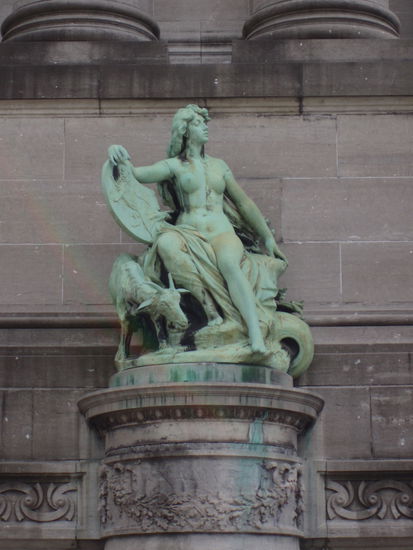 Figur am Triumphbogen