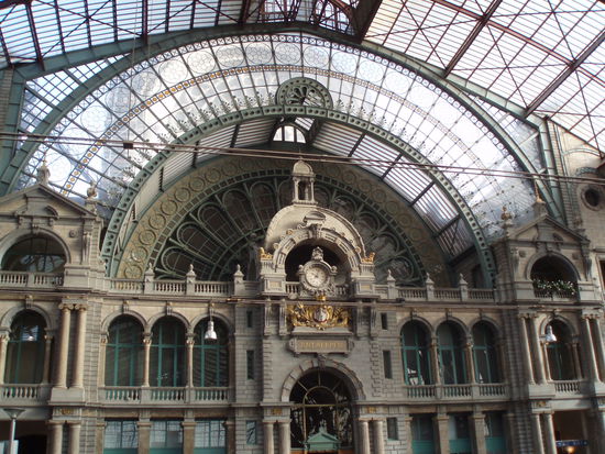 Der Bahnhof in Antwerpen hat gleich mal den ersten Eindruck positiv gemacht!