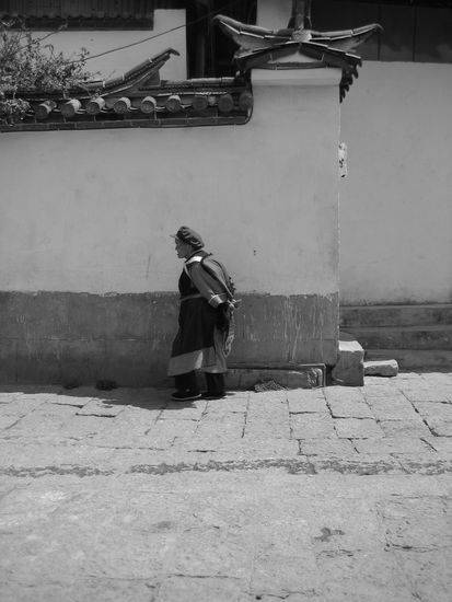 "oma naxi" geht die enkel besuchen