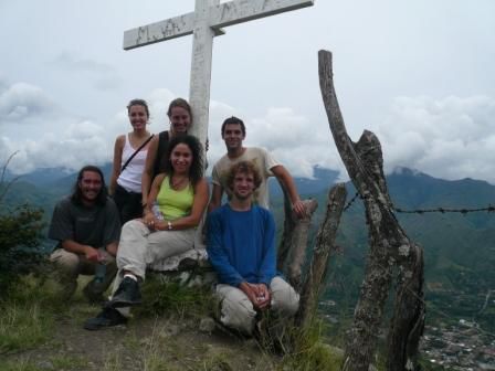 Die ilustere Truppe auf dem Hügel - unten rechts Vilcabamba