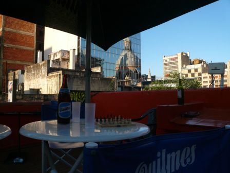 Cordoba - Bier, Schach und Dachterrasse - was brauchen zwei Männer mehr?