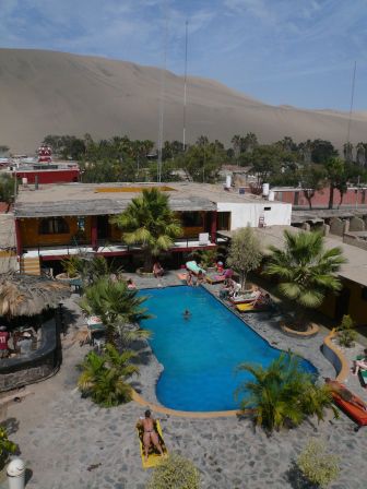 Am Pool 'rum lauern