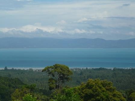 Phangan (Im Hintergrund Samui)